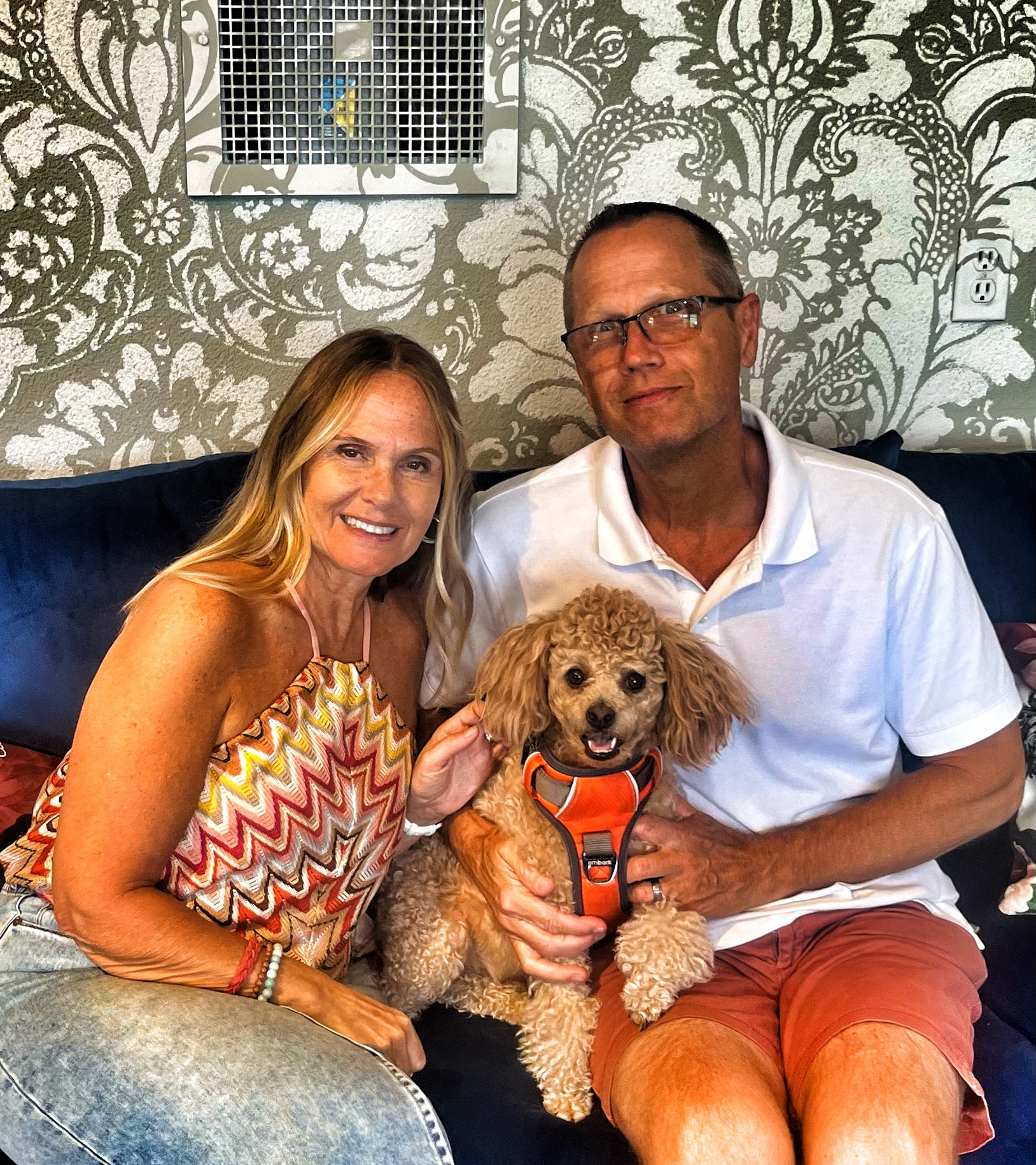 Couple with their dog at Vino Zona